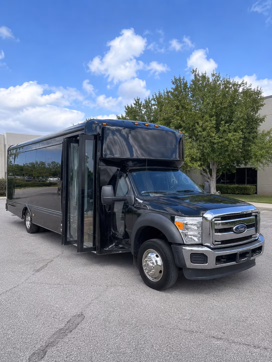 15 Passenger Party Bus Exterior