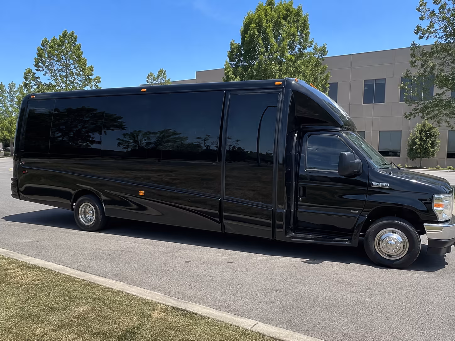 Baltimore Winery Tour & Pub Crawl Transportation onboard seating